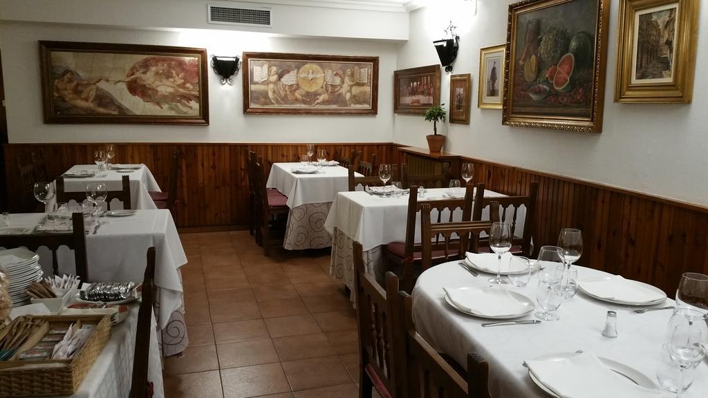 Hostal El Panadero Sepulveda Bagian luar foto